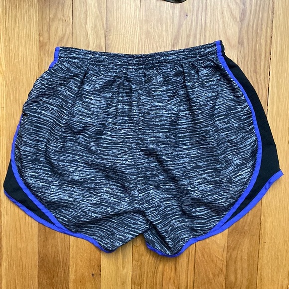 Nike Dri-FIT Women’s Running Shorts Brief Lined Size Small - Picture 3 of 6